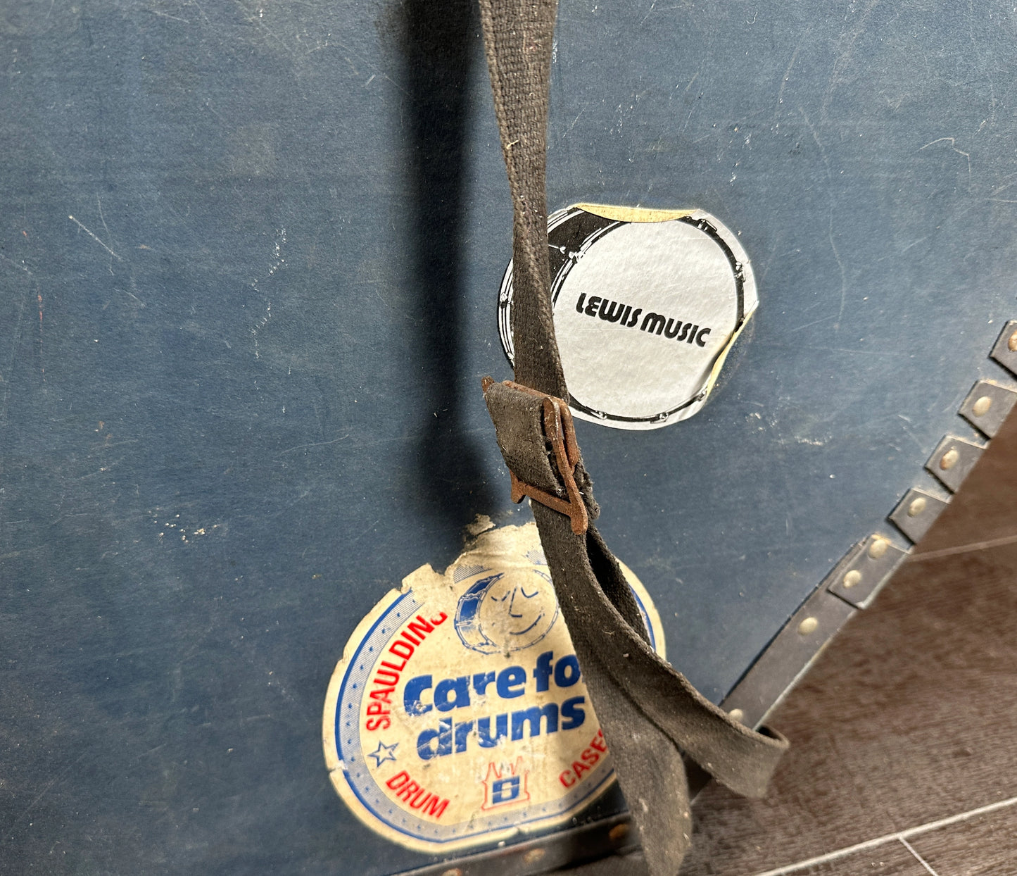 Pre Loved 22" Hard Shell Case 2