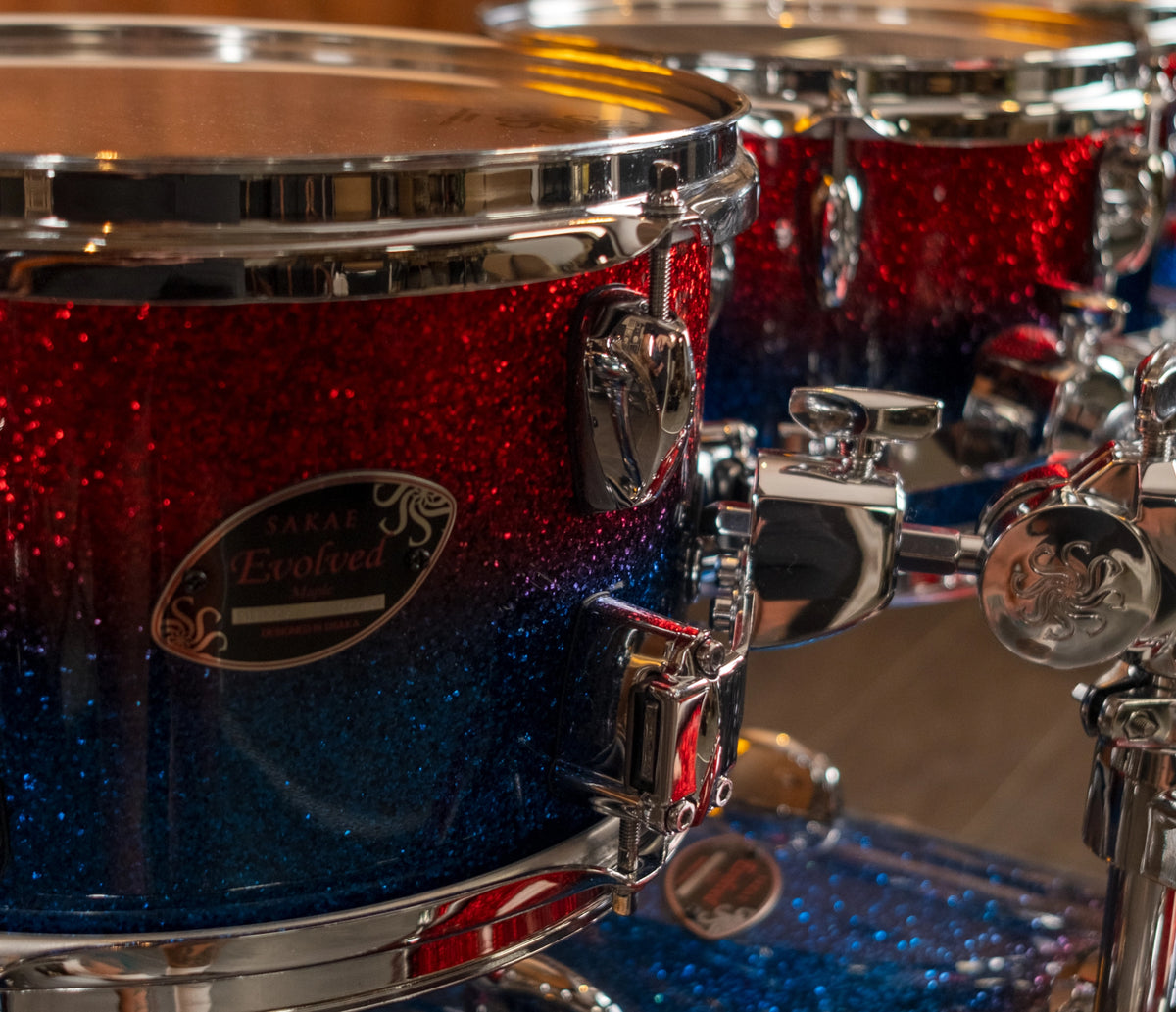 Sakae Evolved Gen2 maple tom shell in Fire & Water Sparkle – detail