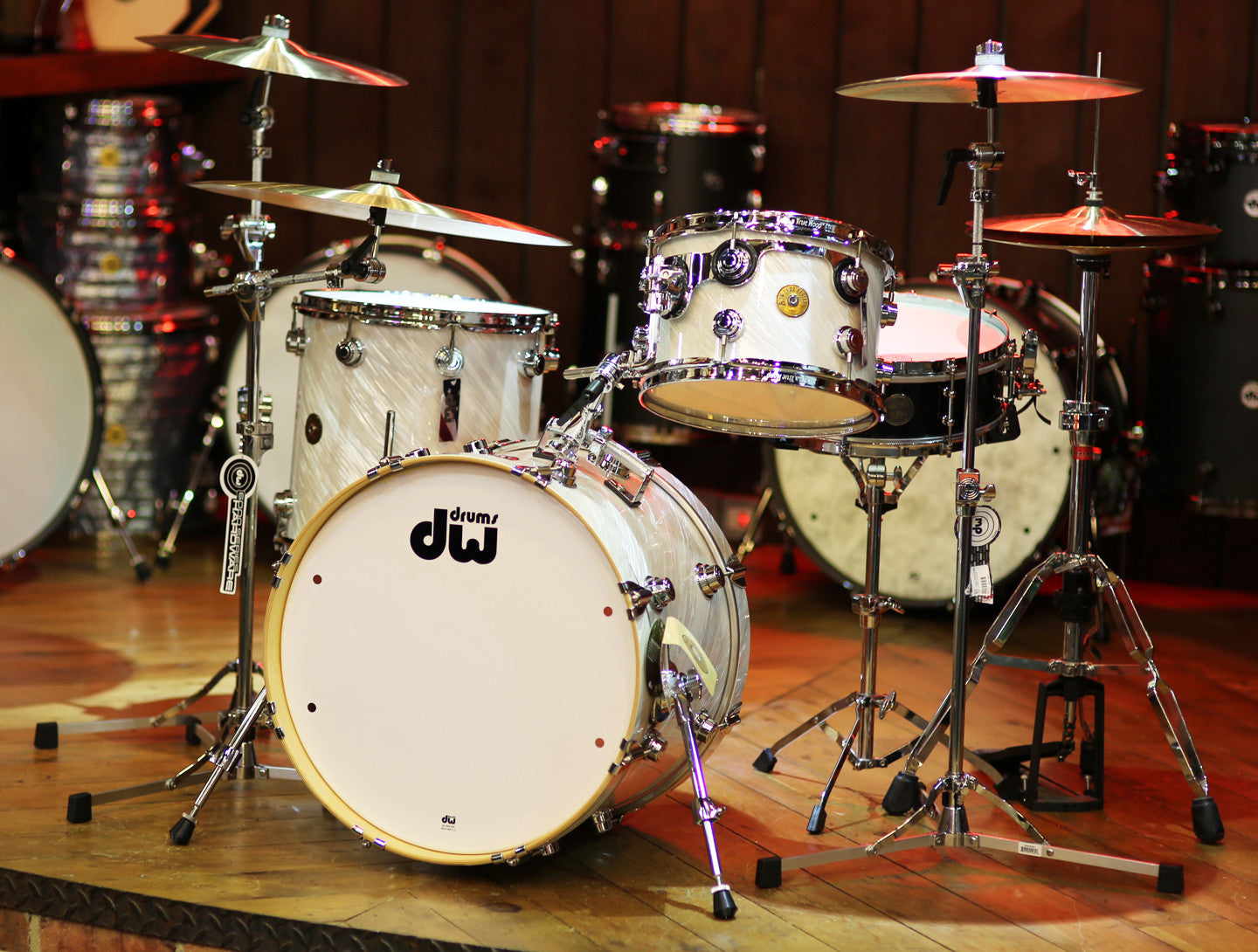 DW Drum Workshop Jazz Drum Kit in Twisted White Satin