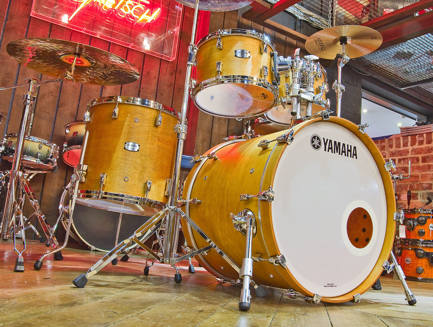 YAMAHA MAPLE HYBRID 4-PIECE SHELL PACK IN VINTAGE NATURAL