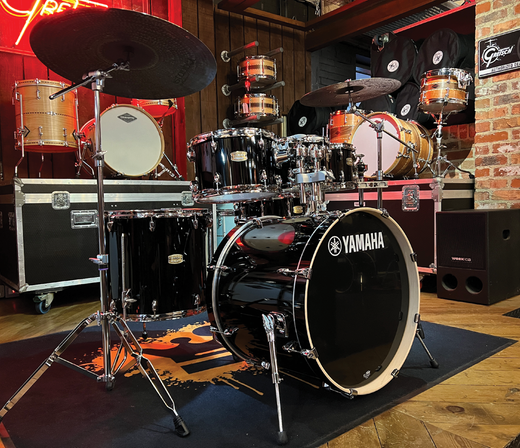 YAMAHA Stage Custom 6 piece Shell Pack in Raven Black 3 Rack Toms Drum Shop