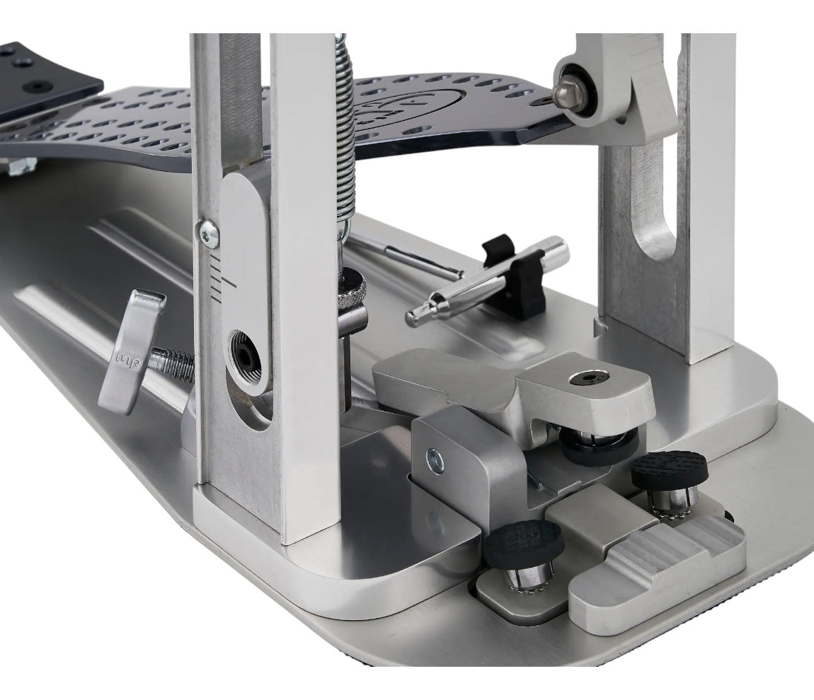 DW MFG Series Machined Direct Drive Single Pedal w/ Bag