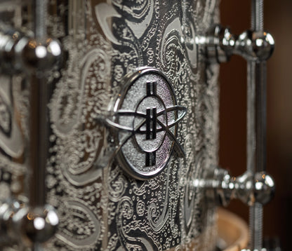 Dunnett Classic 14" x 6.5" 'JAMES TRUSSART' Snare Drum in Paisley Silver with Wood Hoops