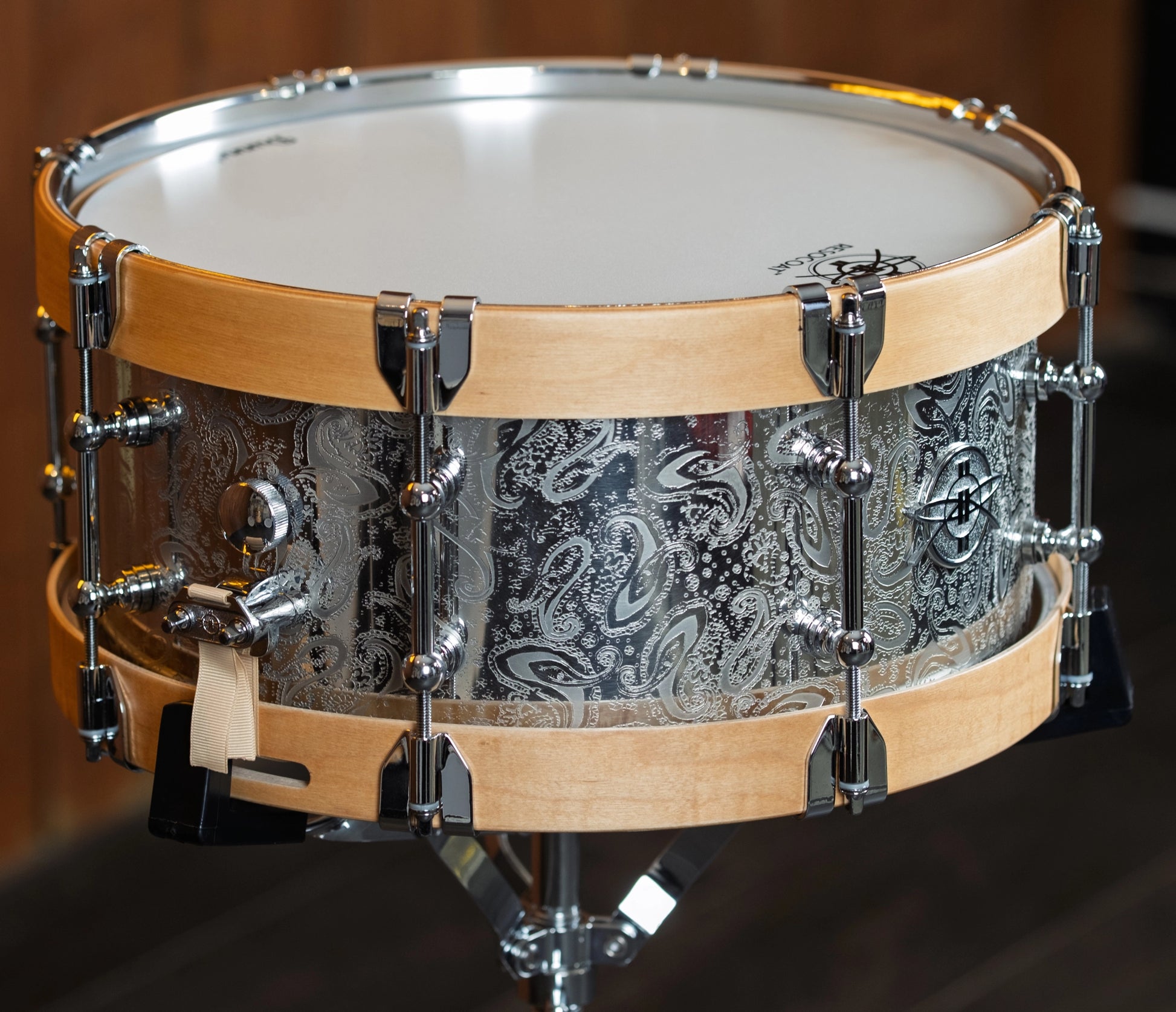 Dunnett Classic 14" x 6.5" 'JAMES TRUSSART' Snare Drum in Paisley Silver with Wood Hoops
