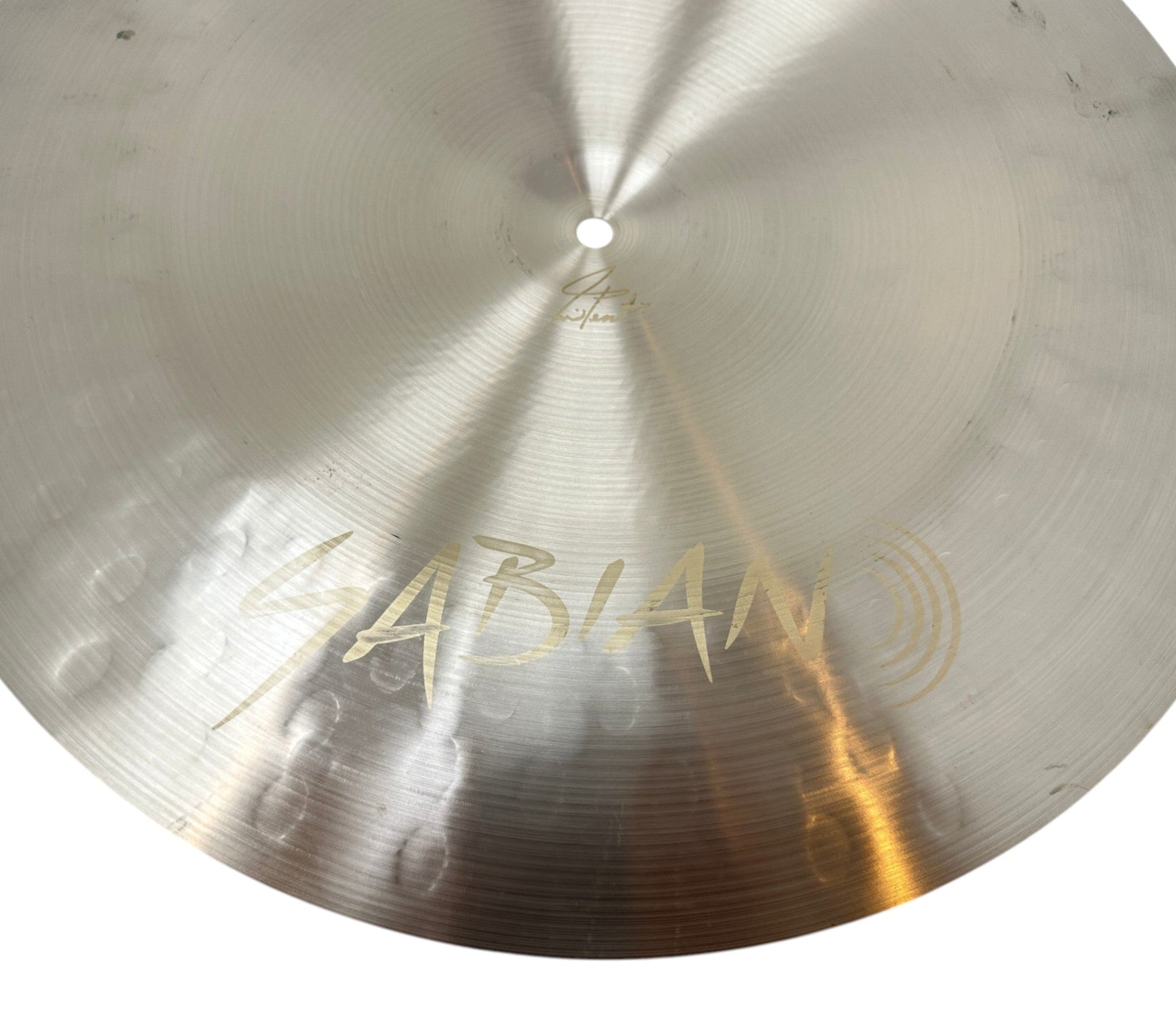 Edge profile and condition of the ex-hire Sabian Paragon 19-inch China