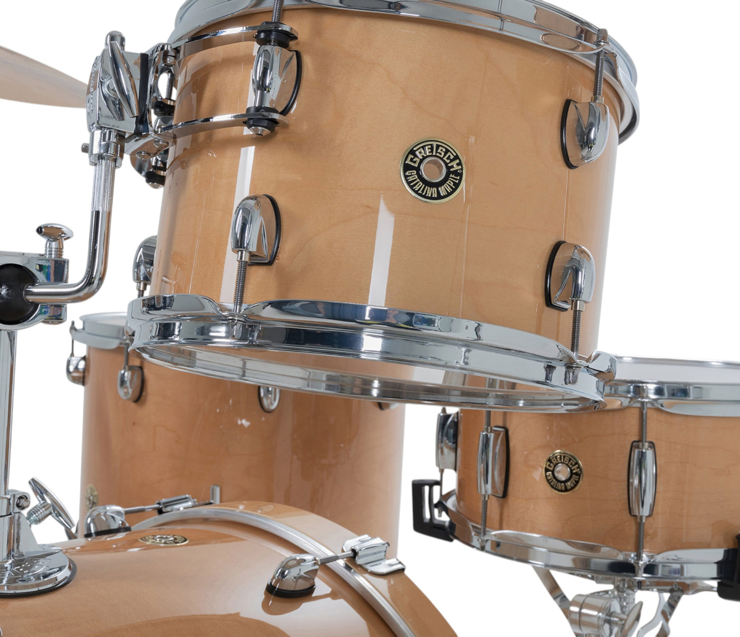 Gretsch Catalina Maple 22" 4-piece drum kit in Antique Maple – rack tom and snare drum close-up