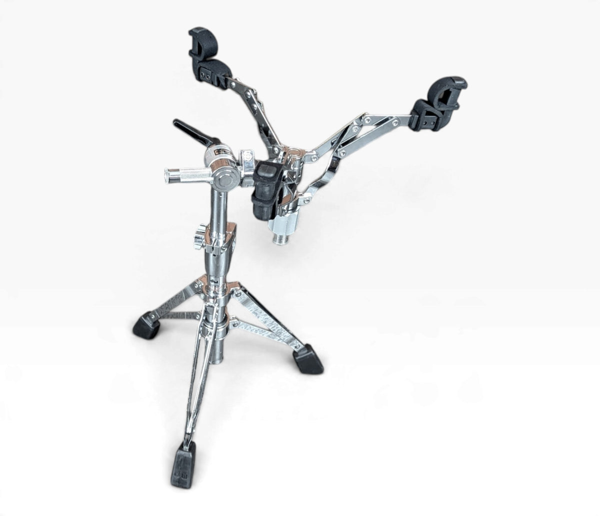 Pre Loved DW 9000 Series Snare Drum Stand