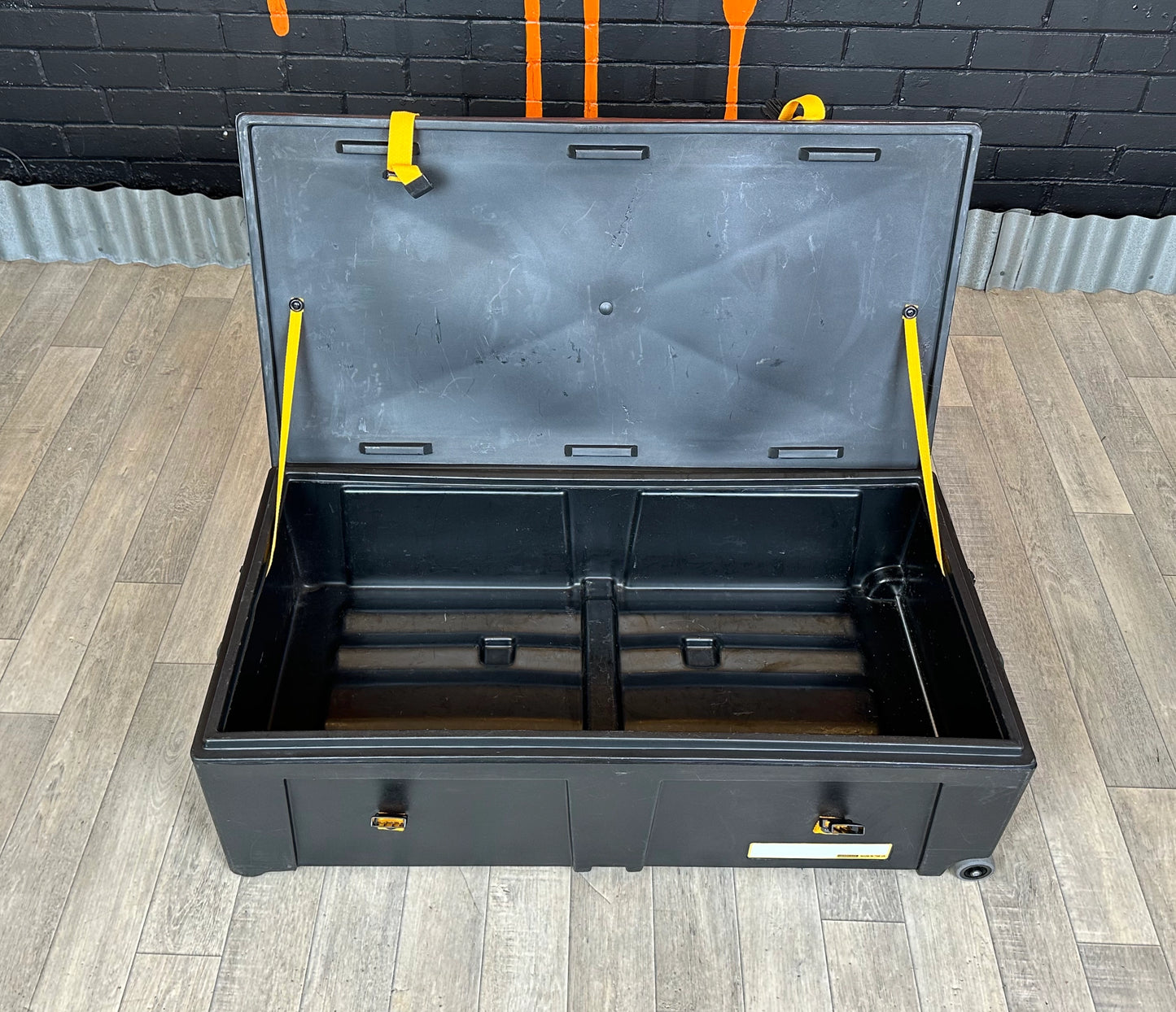 Pre Loved Hardcase 36" Hardware Case