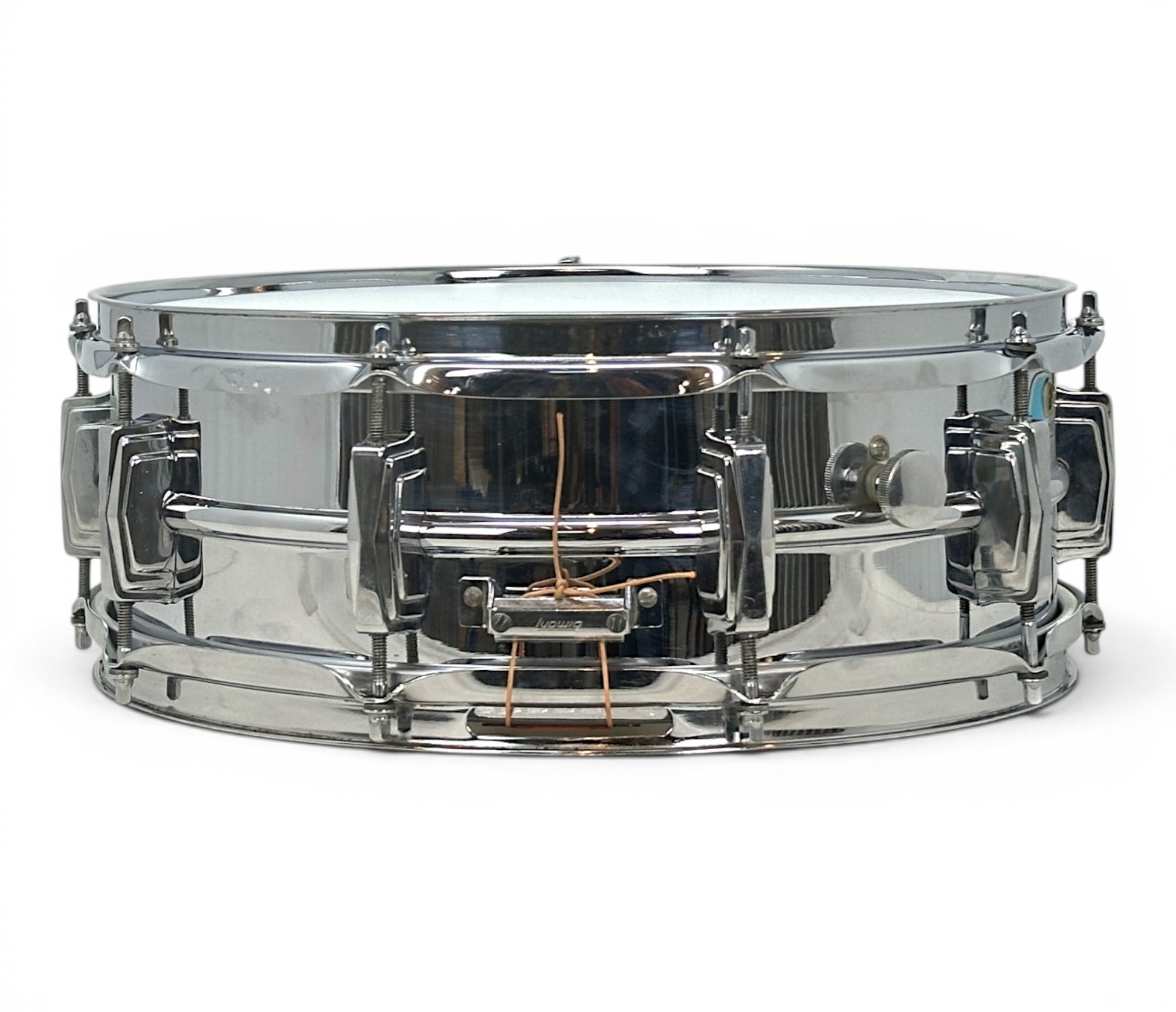 1970s Ludwig LM400 Supraphonic – snare butt plate and shell view