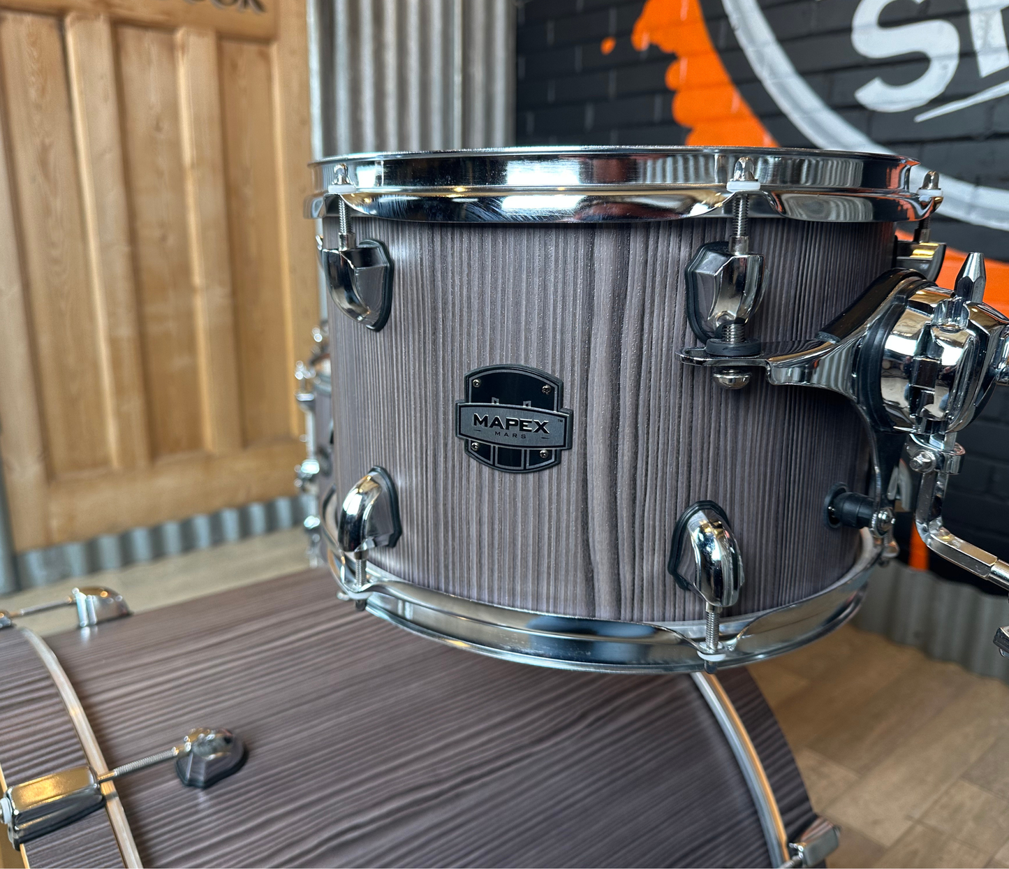 Pre Loved Mapex Mars 4-Piece Crossover Shell Pack In Smoke Wood