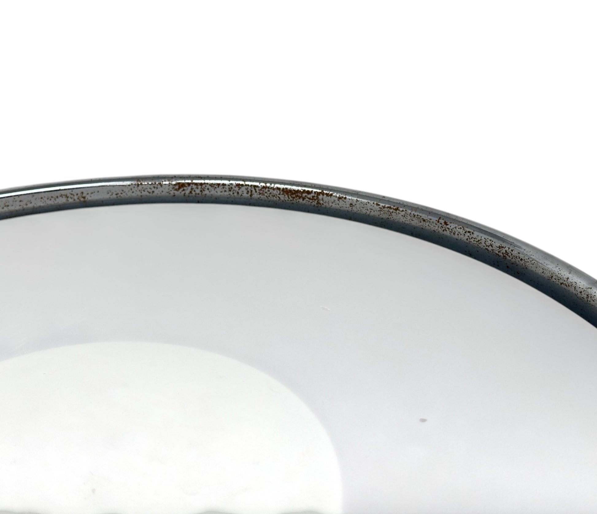 Mapex Pro M snare drum – hoop pitting and cosmetic wear detail