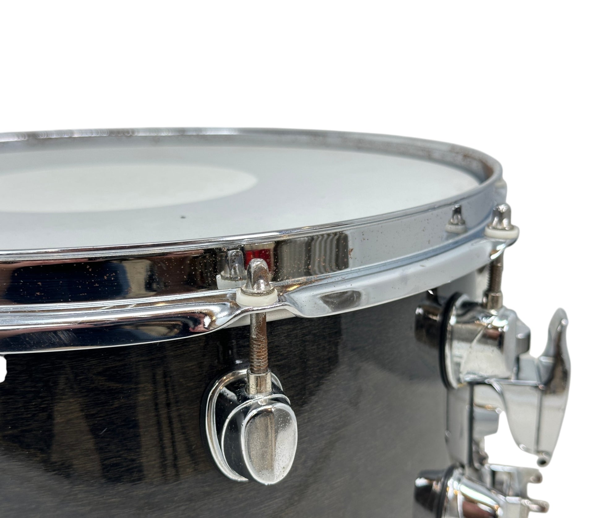 Pre-loved Mapex Pro M snare – lug and chrome hardware wear detail