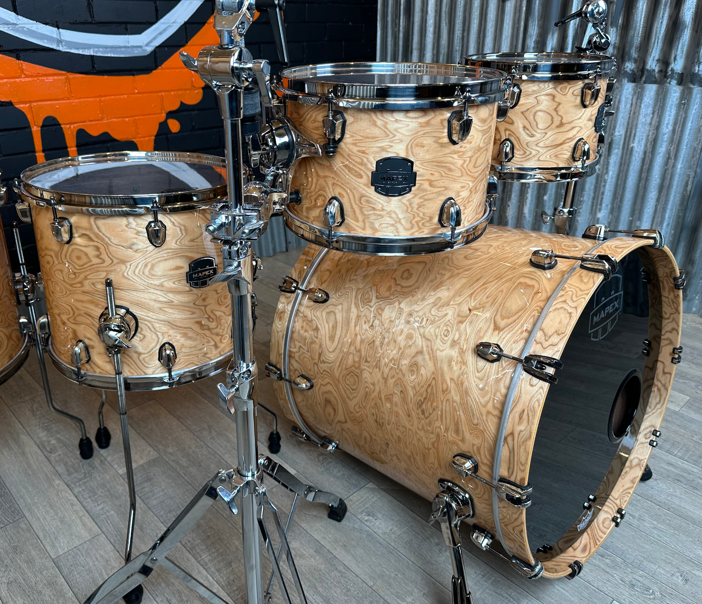 Pre Loved Mapex Saturn 5-Piece Shell Pack in Mapa Burl with Black Nickel HW