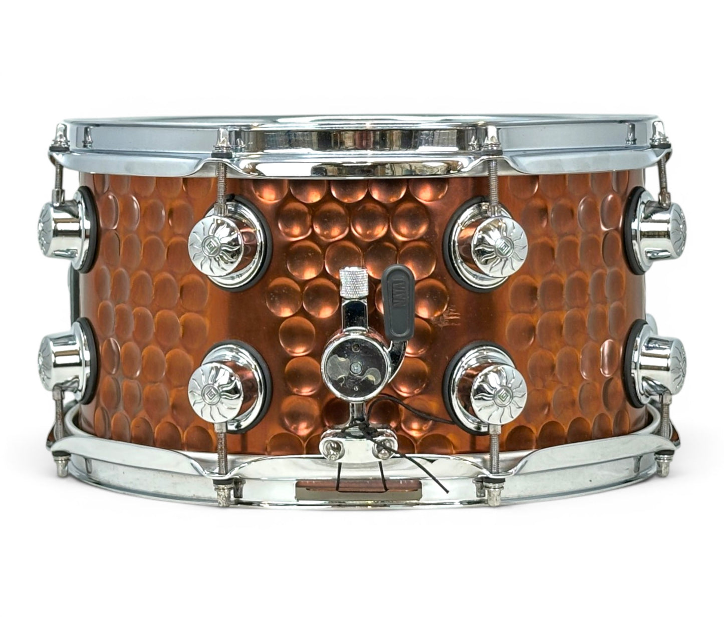 Natal Cafe Racer 13 x 7 hammered steel snare – Tri-Throw strainer view
