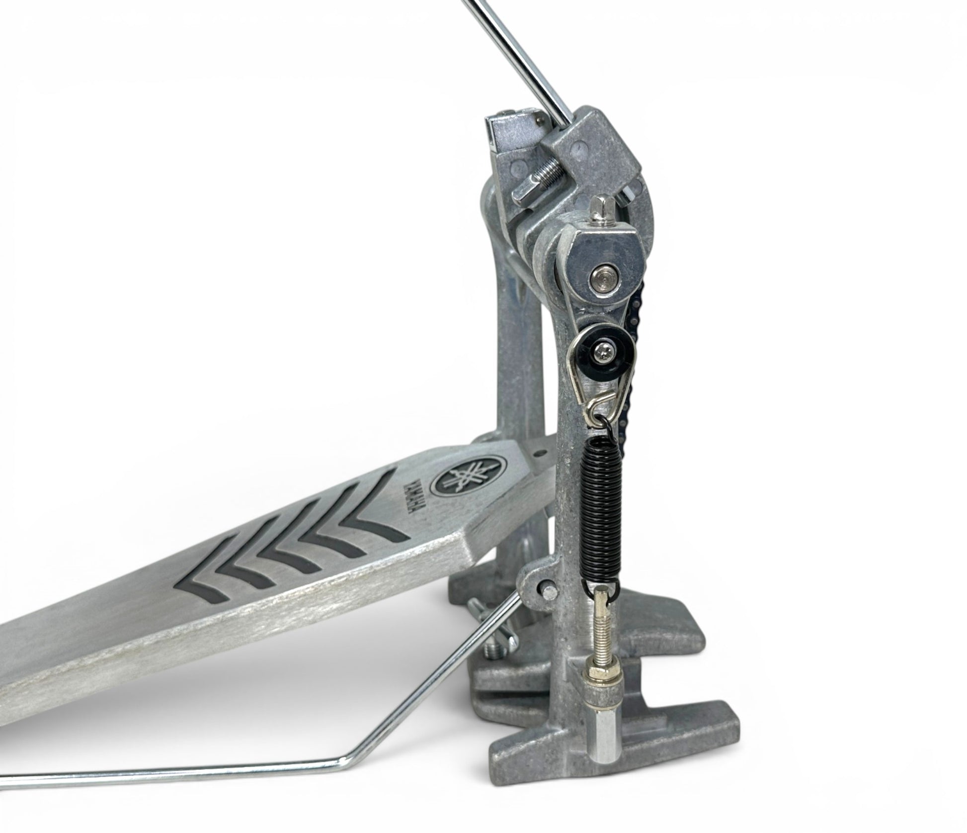 Yamaha FP7210 pedal spring and single-chain drive detail
