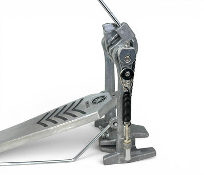 Yamaha FP7210 pedal spring and single-chain drive detail