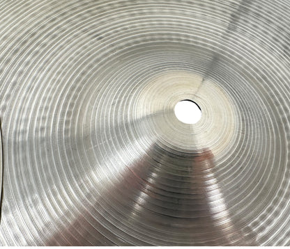 Pre Loved Zildjian Avedis 14" New Beats Hi Hats