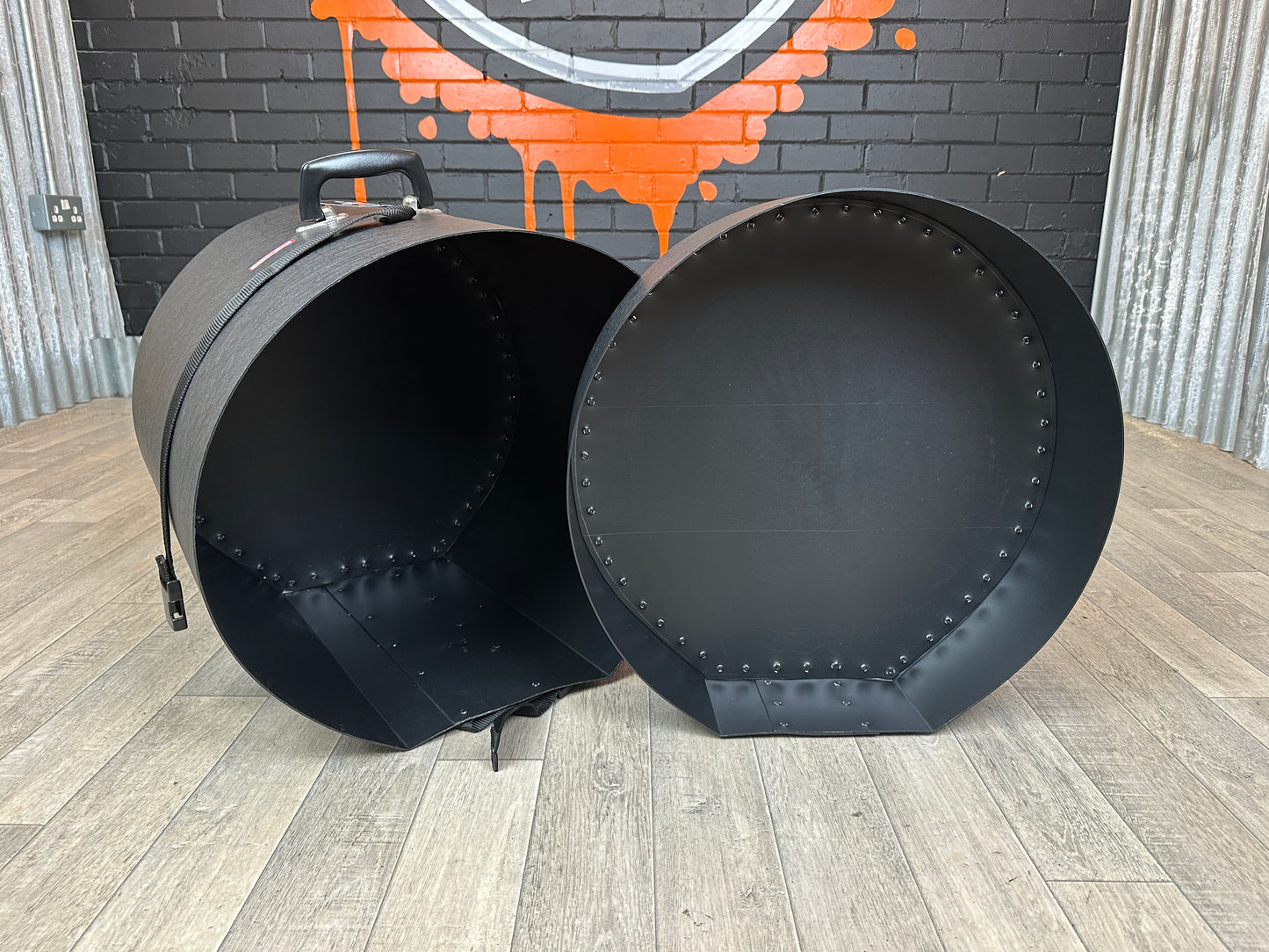 Pre Loved 16" Hard Shell Case 2