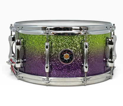 Sakae Evolved 14" x 6.5" Snare Drum in Grapes Green to Purple Sparkle – side view with Sakae badge