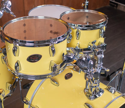 Sakae Evolved Gen2 maple rack toms and mounting hardware – overhead detail