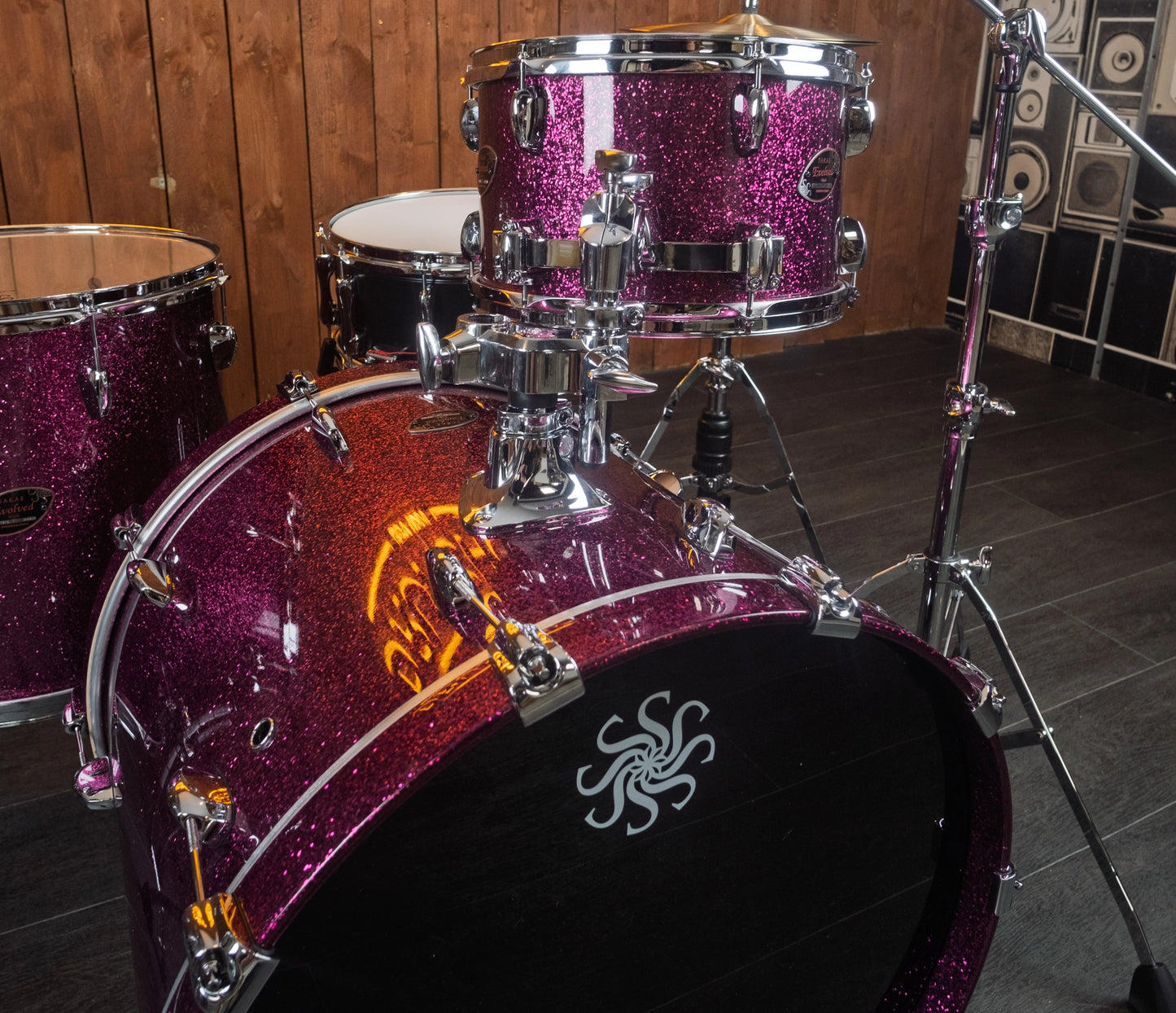 Sakae Evolved Gen2 tom and 22-inch bass drum in Magenta Sparkle