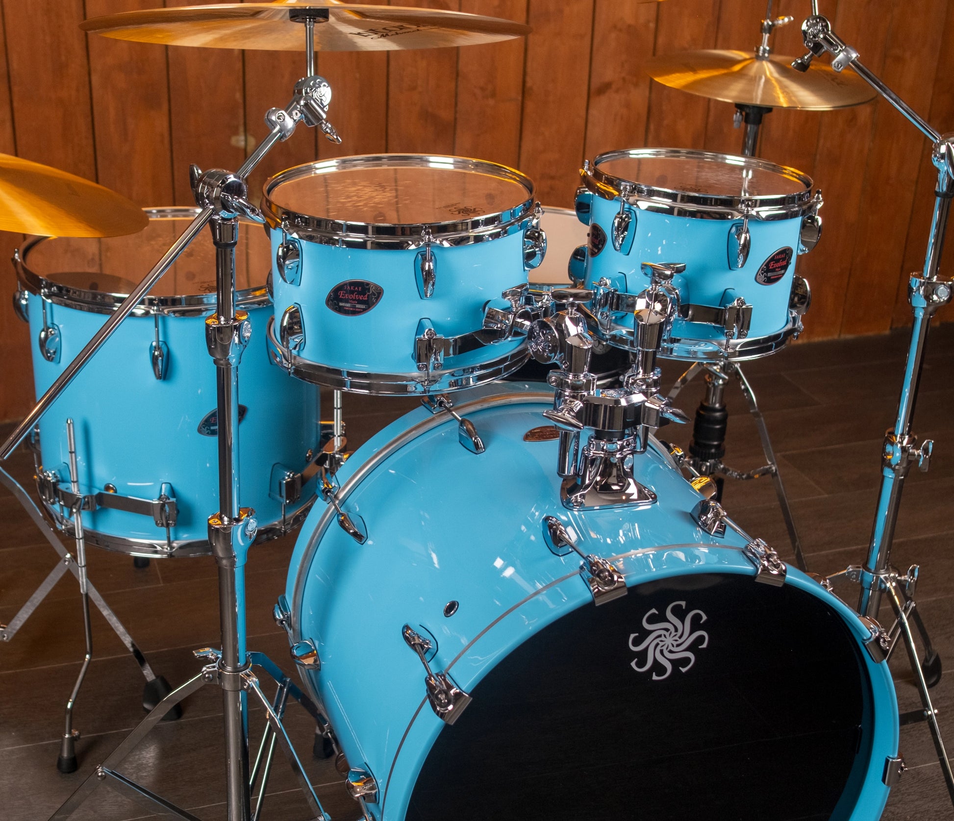 Sakae Evolved Gen2 rack toms and 22-inch bass drum in Sonic Blue Lacquer