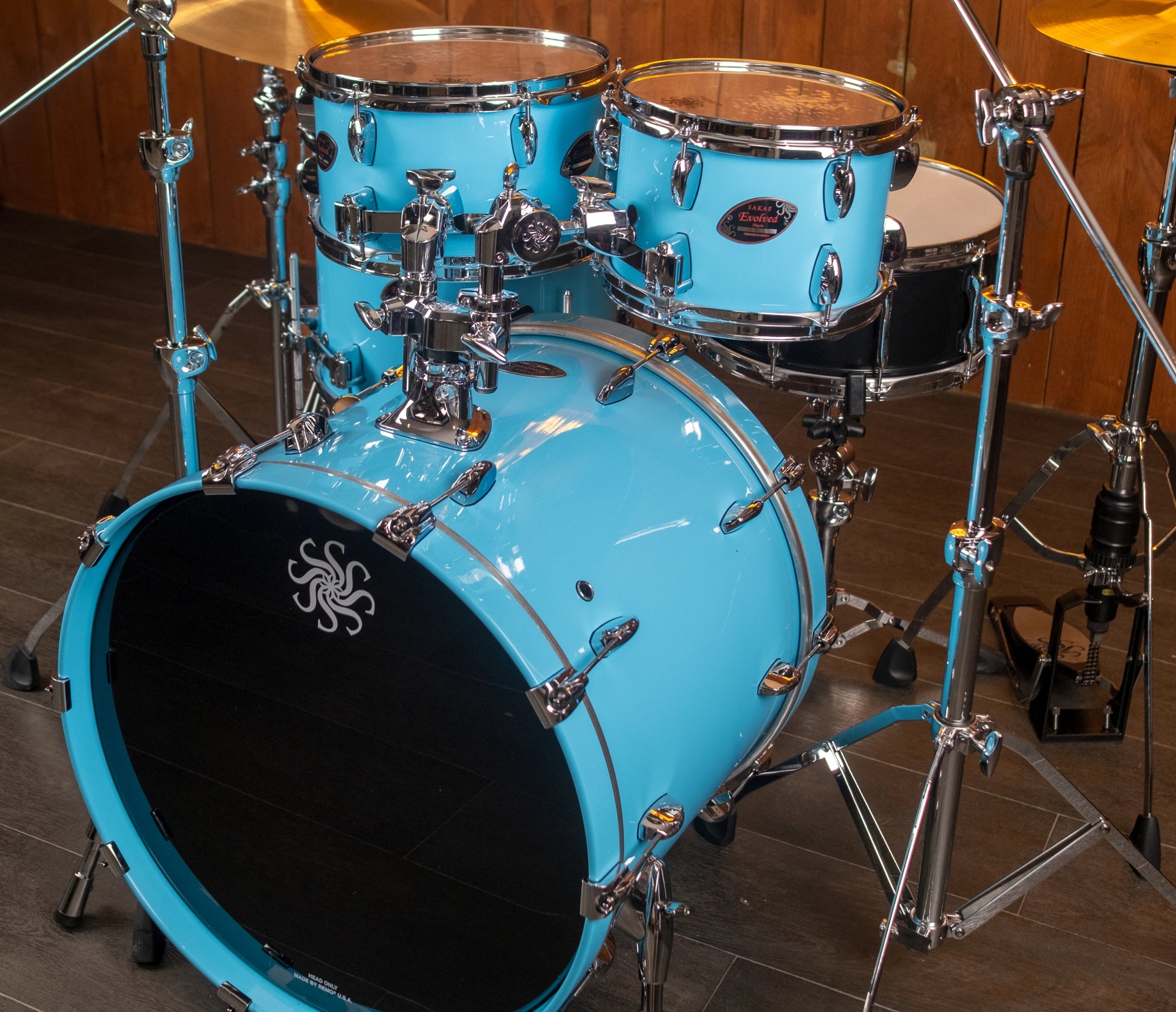 Sakae Evolved Gen2 Sonic Blue Lacquer shell pack – angled front view