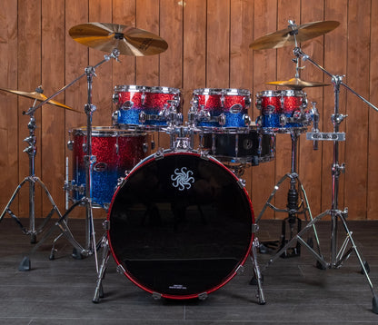 Sakae Evolved Gen2 22-inch shell pack in Fire & Water Sparkle – front view