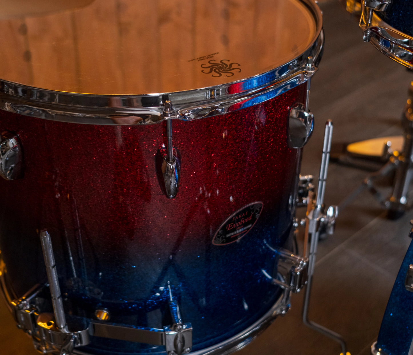 Sakae Evolved Gen2 floor tom in Fire & Water Sparkle – close-up