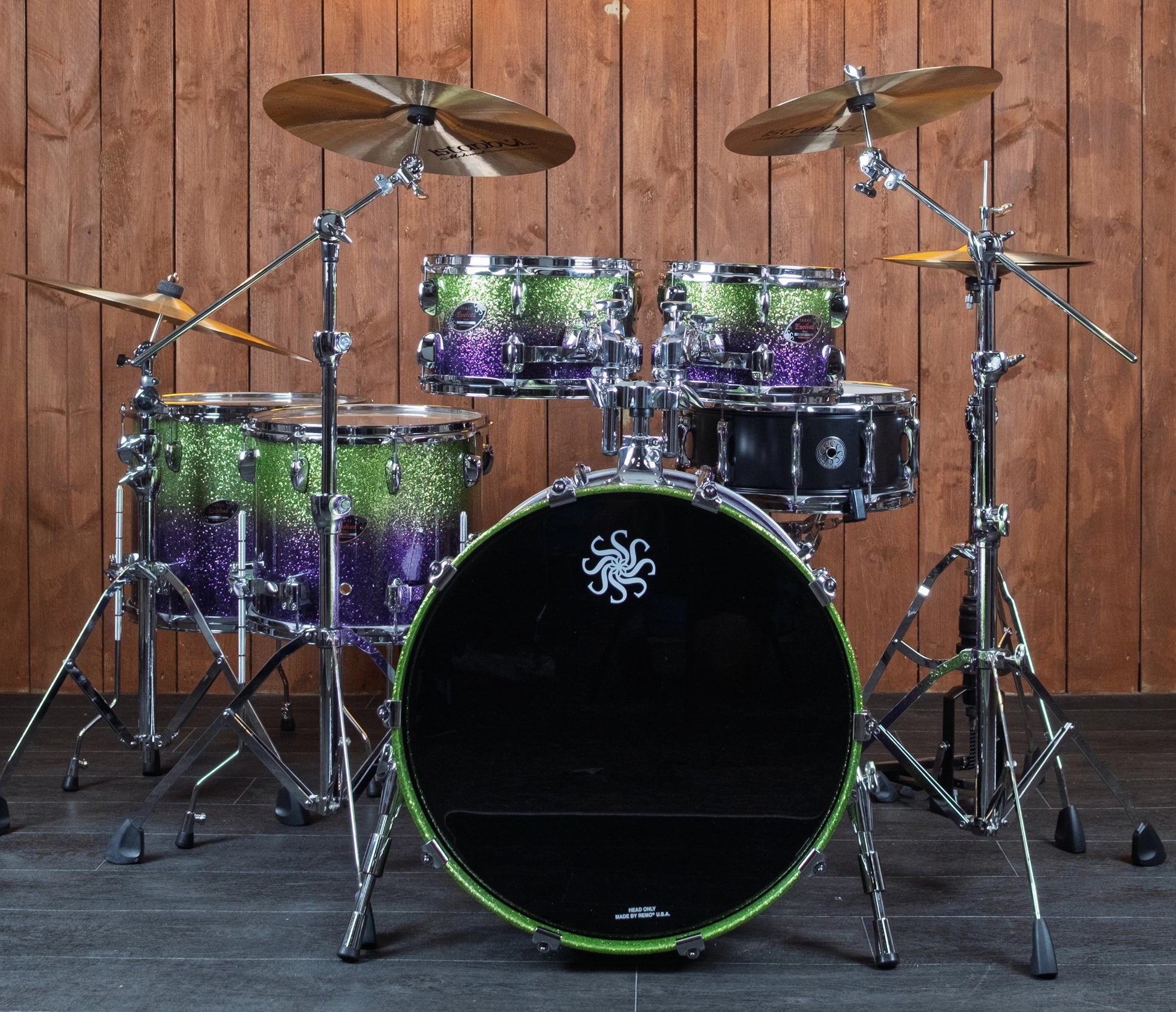Sakae Evolved Gen2 22-inch shell pack in Grapes Green to Purple Sparkle – front view