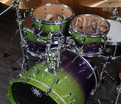 Sakae Evolved Gen2 rack toms and 22-inch bass drum – overhead detail