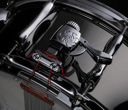 Sakae MIJ Black Nickel brass snare drum – strainer and snare wire detail
