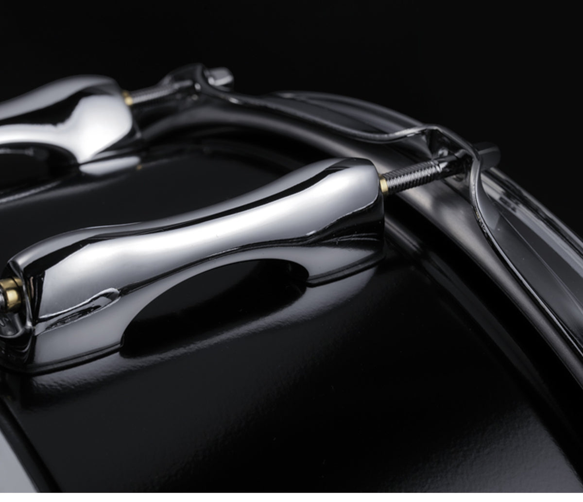 Sakae MIJ Matte Black steel snare drum – lug and shell detail