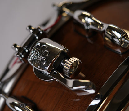Sakae MIJ 14" x 6.5" Walnut Snare Drum SD1465WNJ throw off closeup