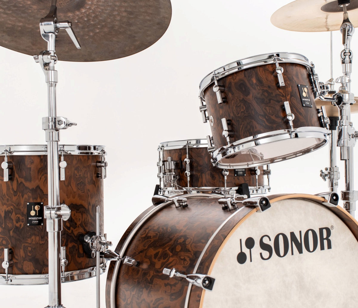 Sonor Momentum 20" 3-Piece Shell Pack in California Burl – rack tom and bass drum detail