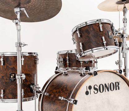 Sonor Momentum 20" 3-Piece Shell Pack in California Burl – rack tom and bass drum detail