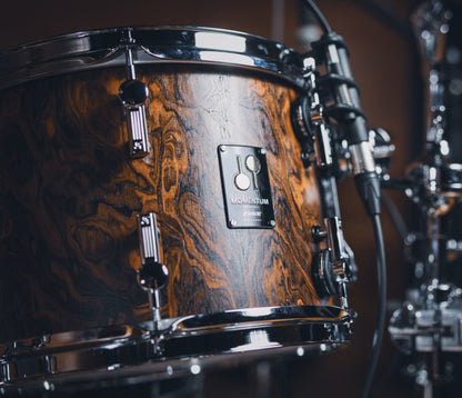 Sonor Momentum 20" 3-Piece Shell Pack in California Burl – burl veneer tom shell close-up