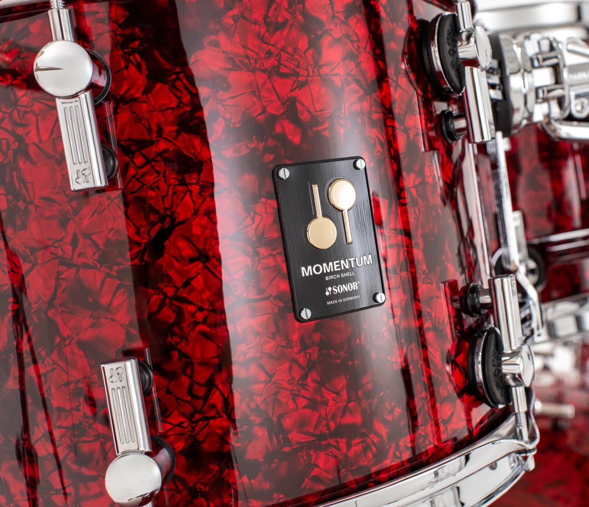 Sonor Momentum 20" 3-Piece Shell Pack in Red Pearl – Red Pearl finish and Momentum badge detail