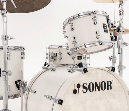 Sonor Momentum 20" 3-Piece Shell Pack in Satin Pure White – rack tom and bass drum detail