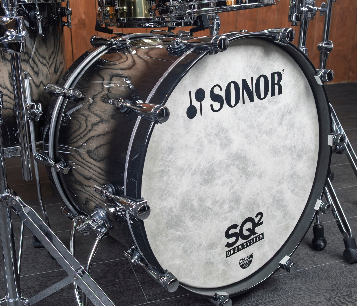 SONOR SQ2 22" 3-piece Shell Pack In Snow Tiger High Gloss with Black Burst