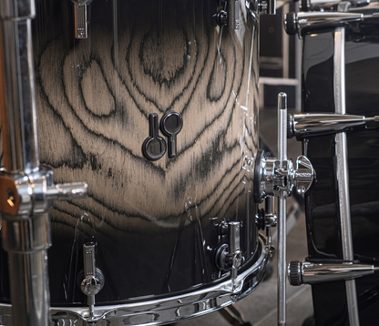 SONOR SQ2 22" 3-piece Shell Pack In Snow Tiger High Gloss with Black Burst